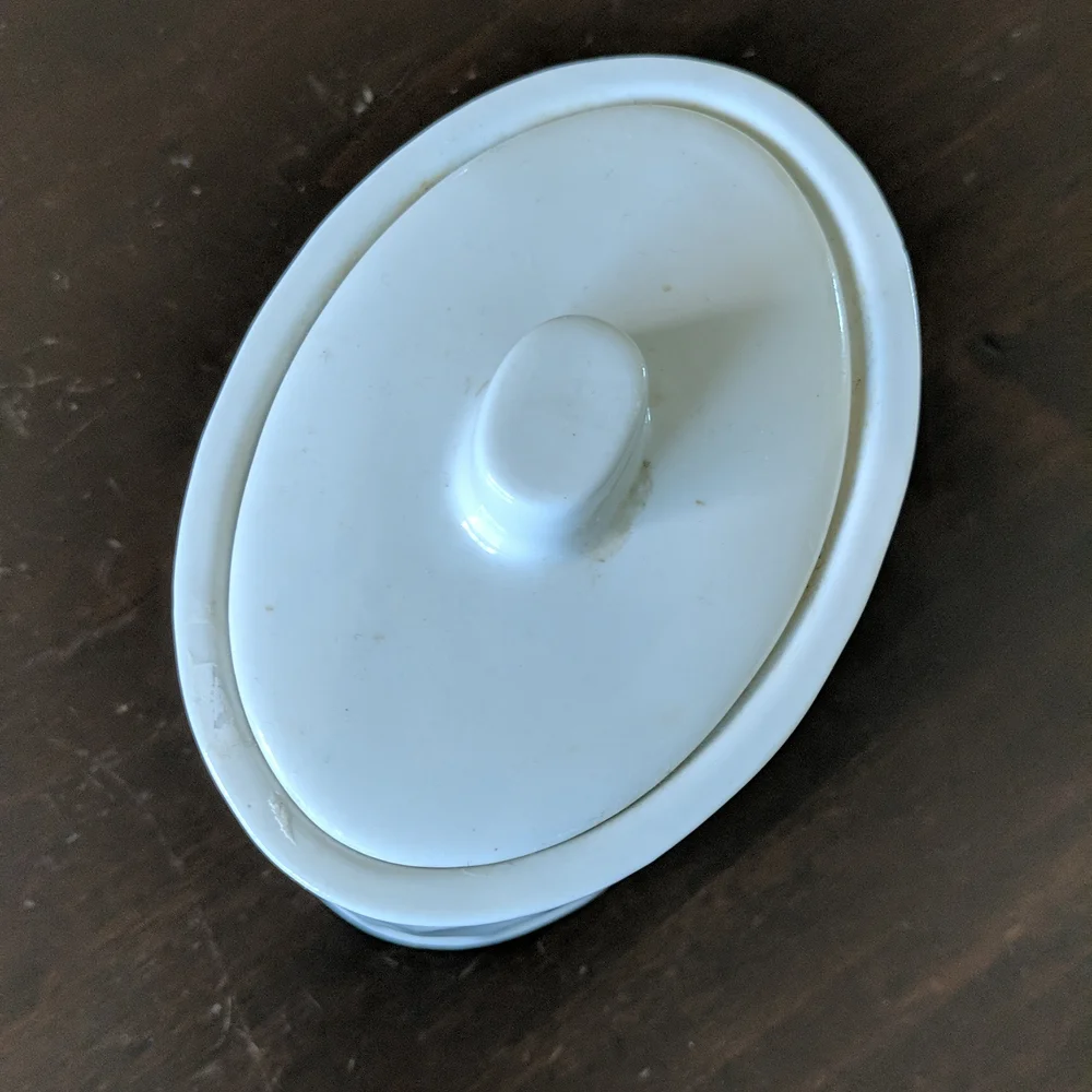 3 porcelain containers for toothbrushes,soapbar and cotton-balls